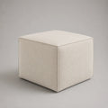 Quadratischer Fußhocker und Sitzhocker aus Polyester mit PU-Schaumpolsterung, Cremeweiß, 45 × 45 × 40 cm