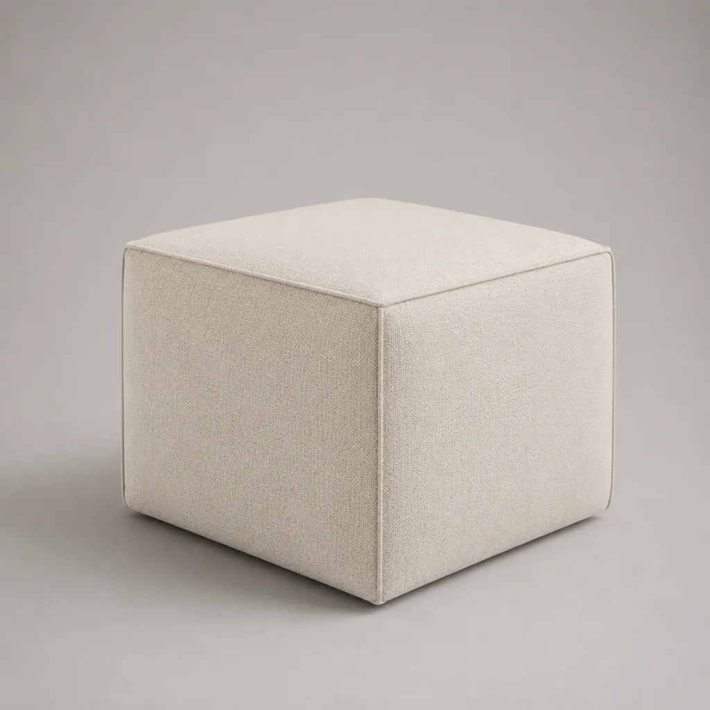 Quadratischer Fußhocker und Sitzhocker aus Polyester mit PU-Schaumpolsterung, Cremeweiß, 45 × 45 × 40 cm